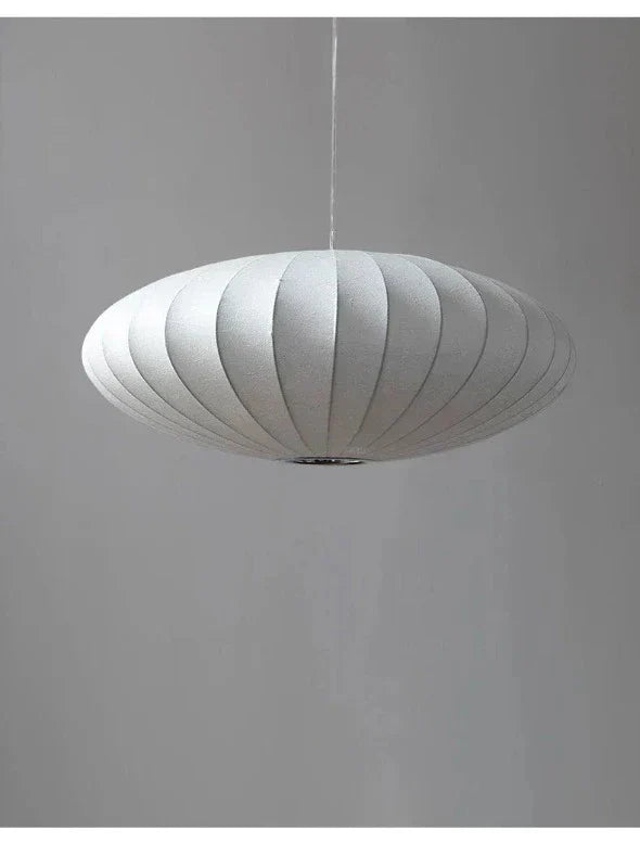 SérénitéSatin – Lampe à suspension en soie avec couronne